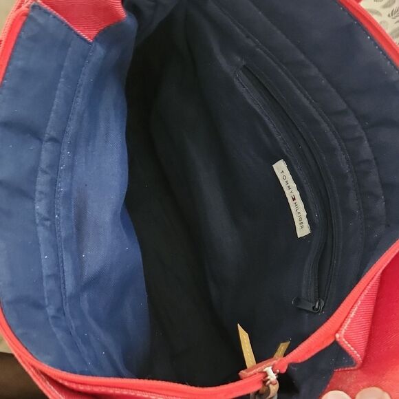 Tommy Hilfiger Red Canvas Tote Bag Wirh Faux Leather Accents - Picture 4 of 4